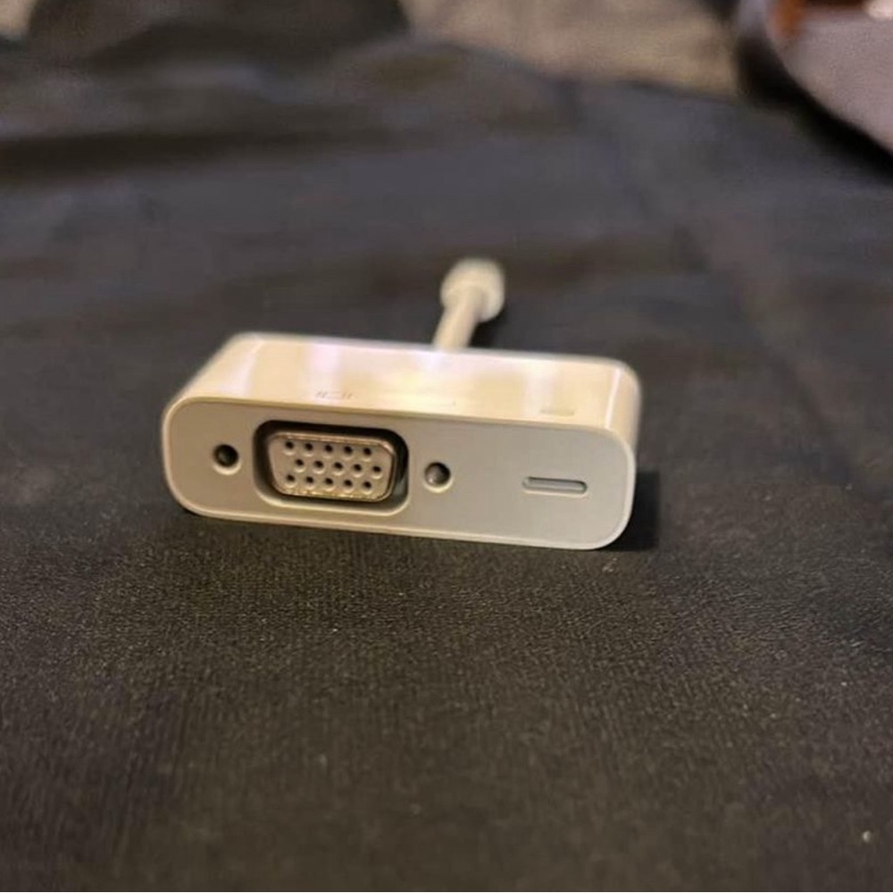 VGA / lightning to lightning adapter